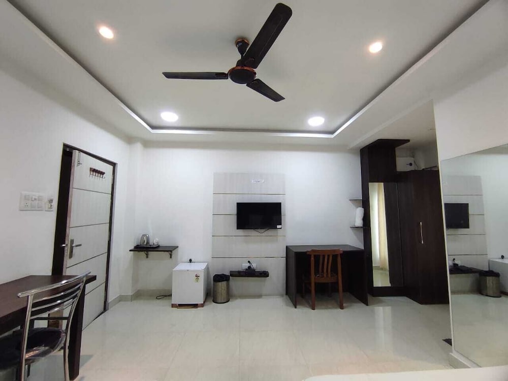 Фото Indira Lodge