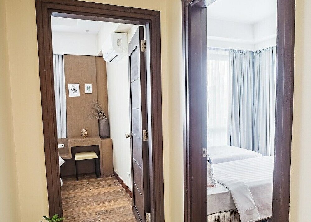 Фото Padgett Place - Deluxe Suites