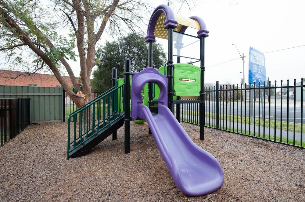 Фото Riverina Hotel