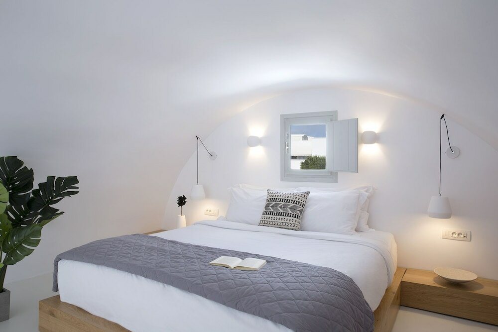 Фото June Twenty Suites