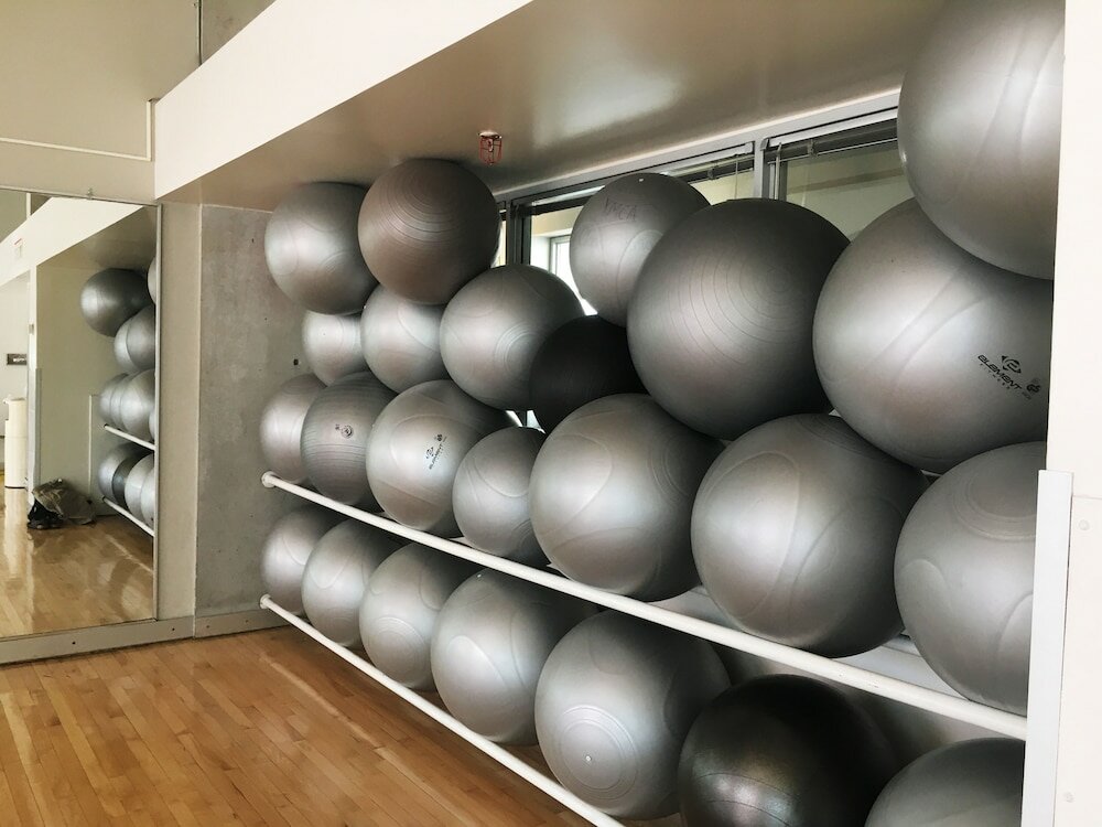 Фото Altitude Suites Bay Street by Teristo Group