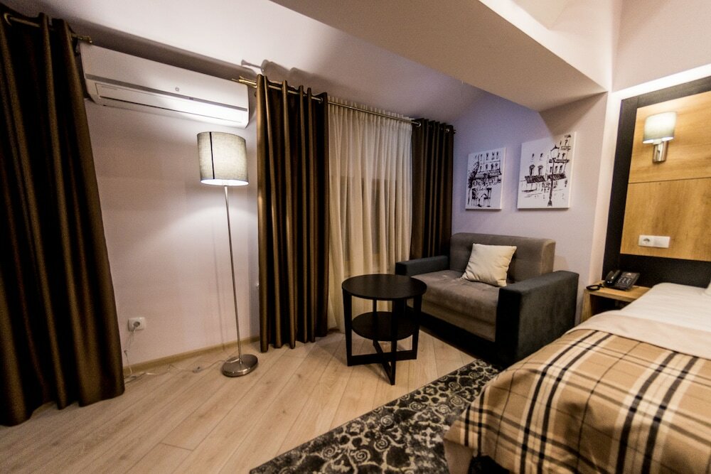 Фото Mon Ami Villa