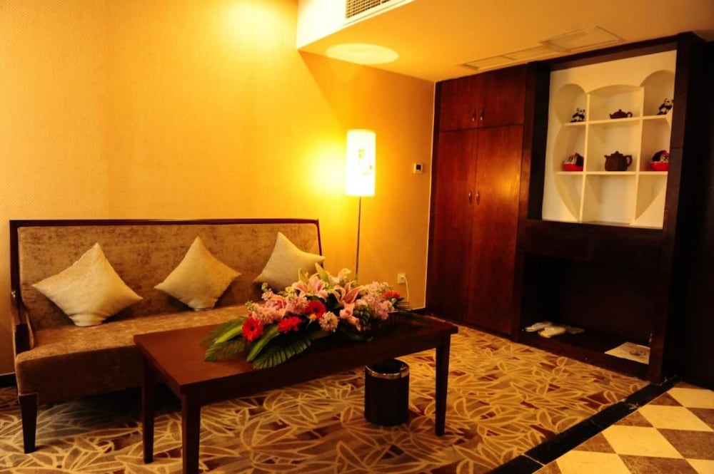 Фото Panda Prince Hotel South Railway Station Branch