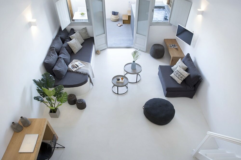 Фото June Twenty Suites