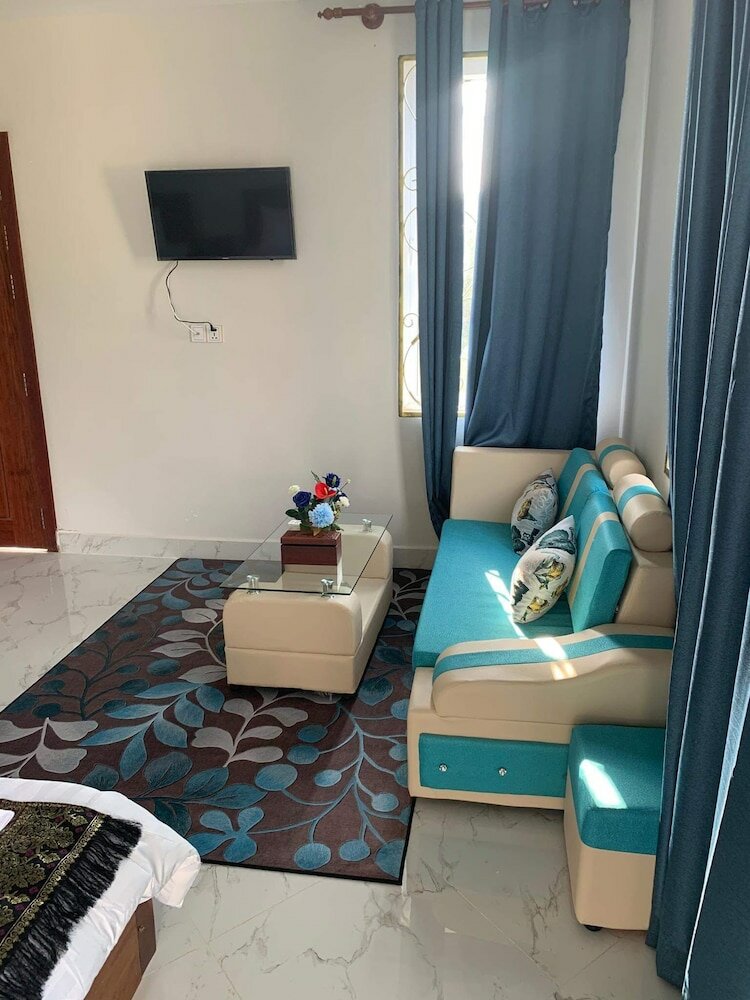 Фото Intanou Boutique Hotel Kampot