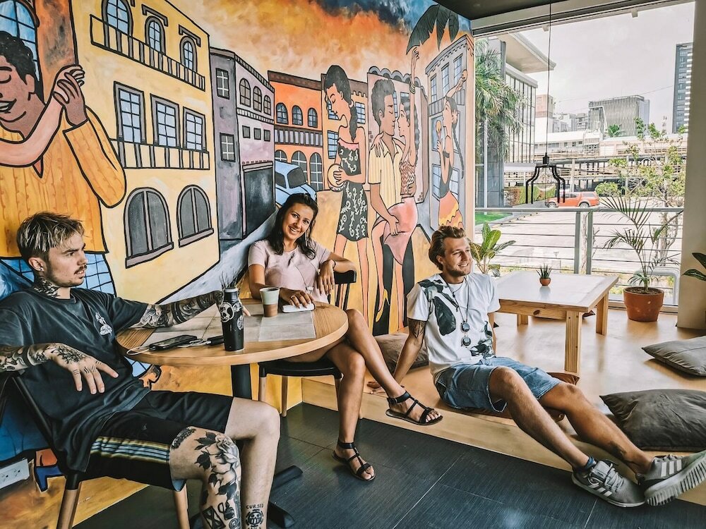 Фото Murals Sleepbox Capsule Hostel - Adults Only