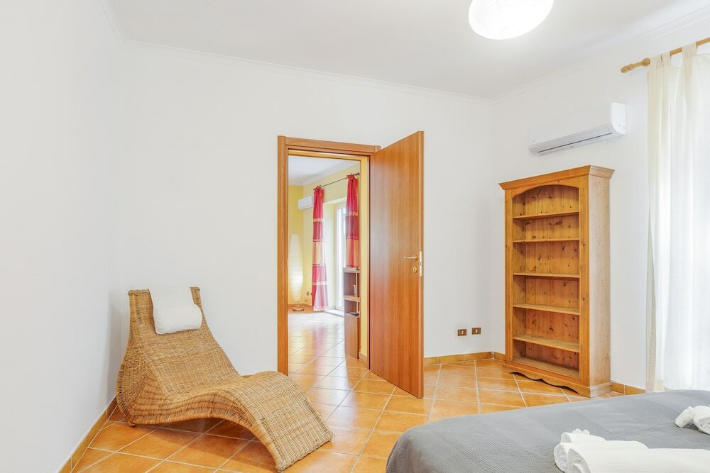 Фото Maqueda Balcony Apartment