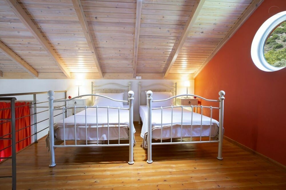 Фото Villa Niriides