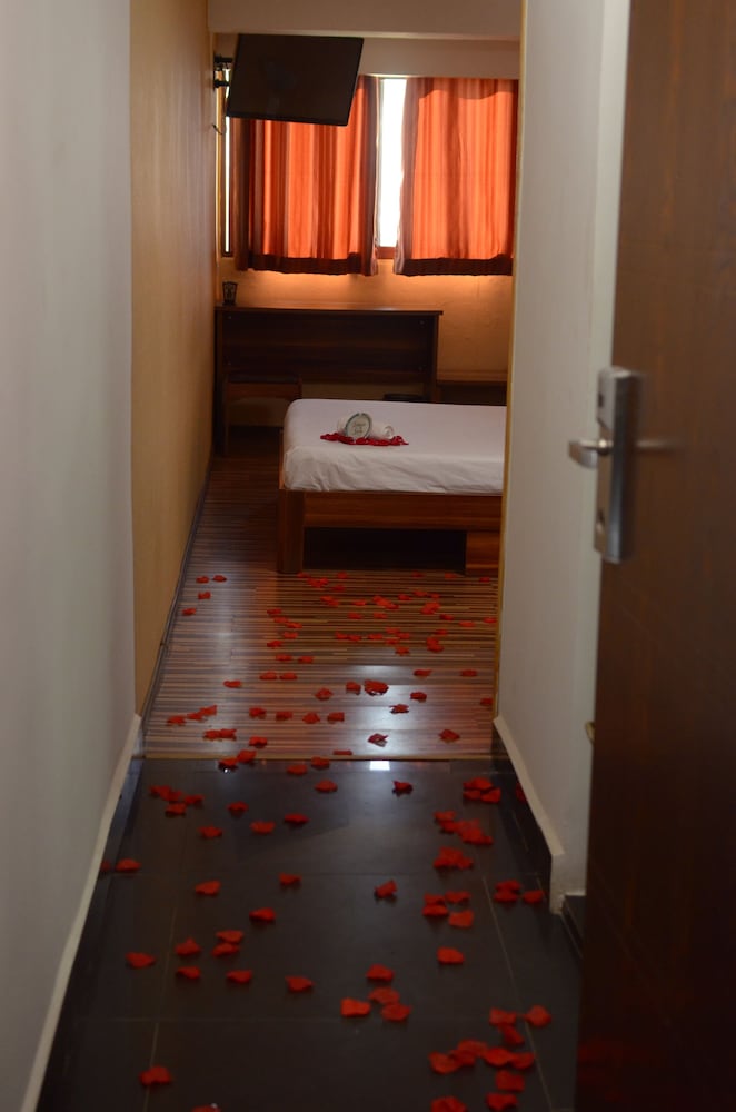 Фото Hotel Le Pousse Pousse