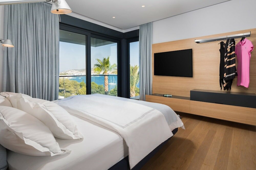 Фото Ultraluxury Villa Elyzeum