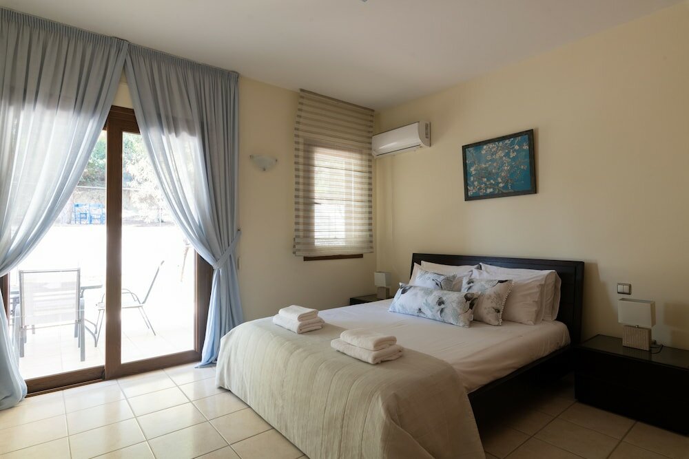 Фото Amaltheia Villa