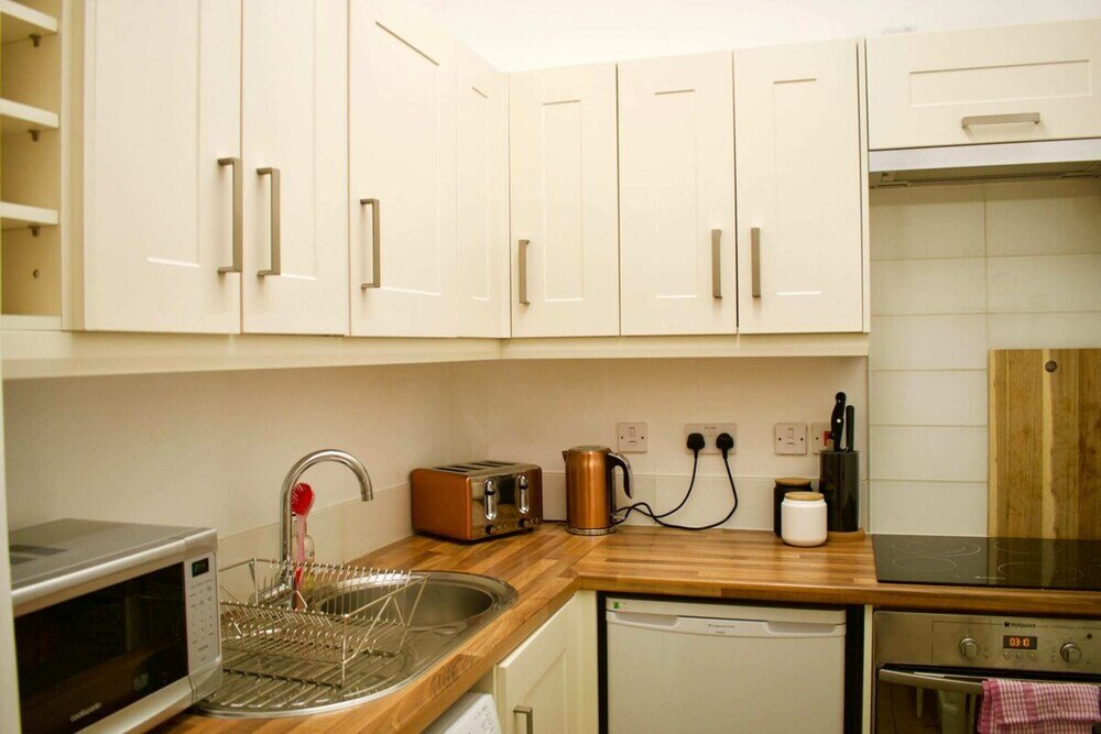 Фото Comfortable and Central One Bed