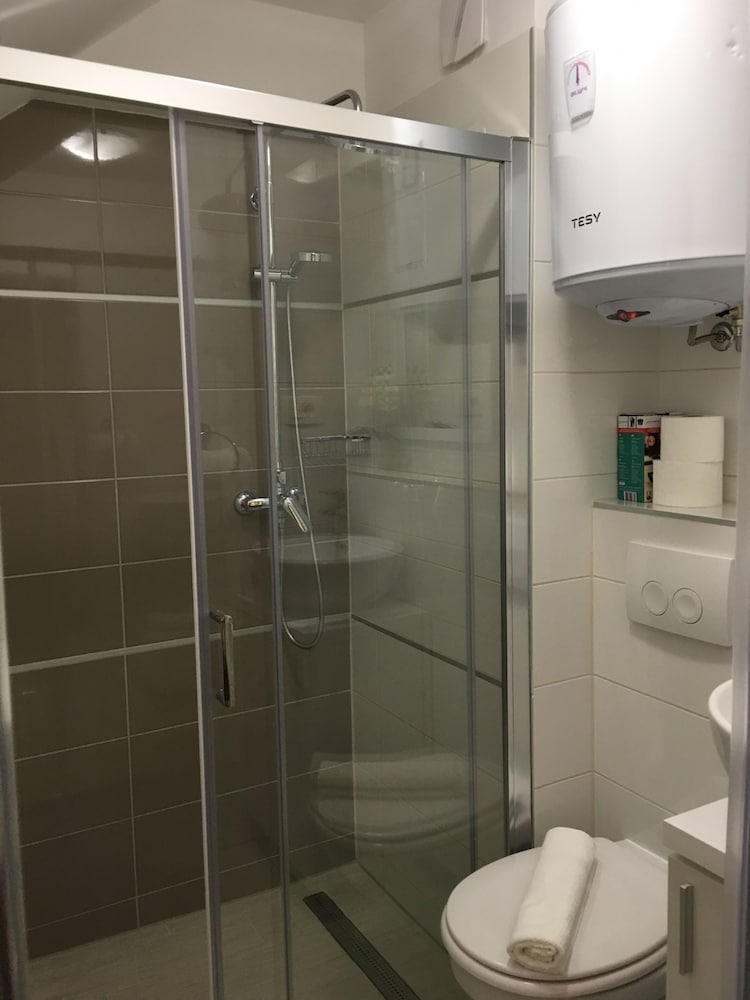 Фото Central Split Apartments and Rooms Paese