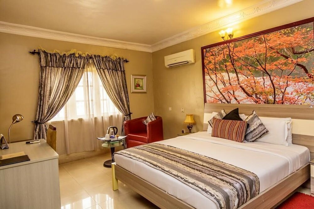 Фото Apartment Royale Hotel and Suite