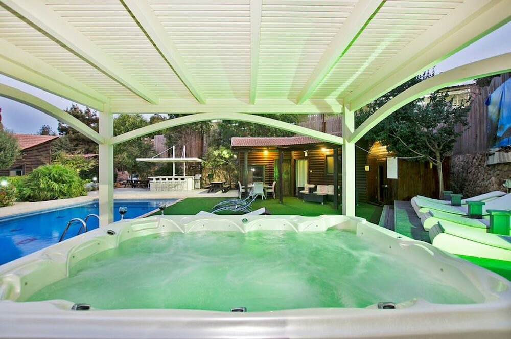 Фото A different little place