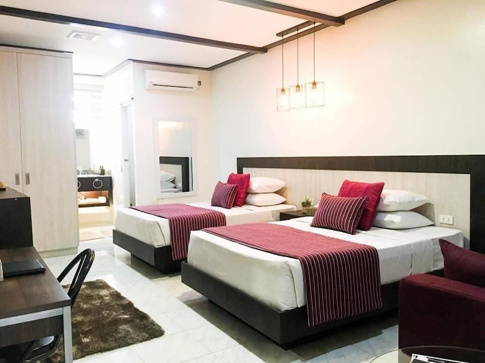 Фото The Royale House Travel Inn and Dormitel