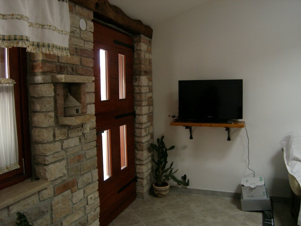 Фото Easeful Pifar Apartment great location