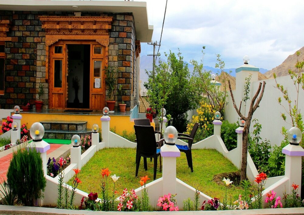 Фото Hotel Jeevanam Villa