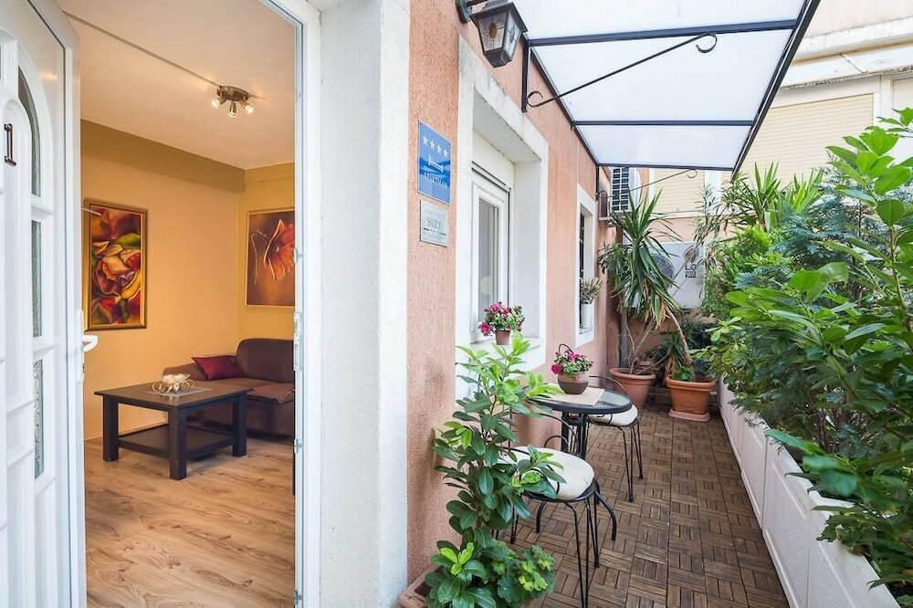 Фото Apartments Suzy