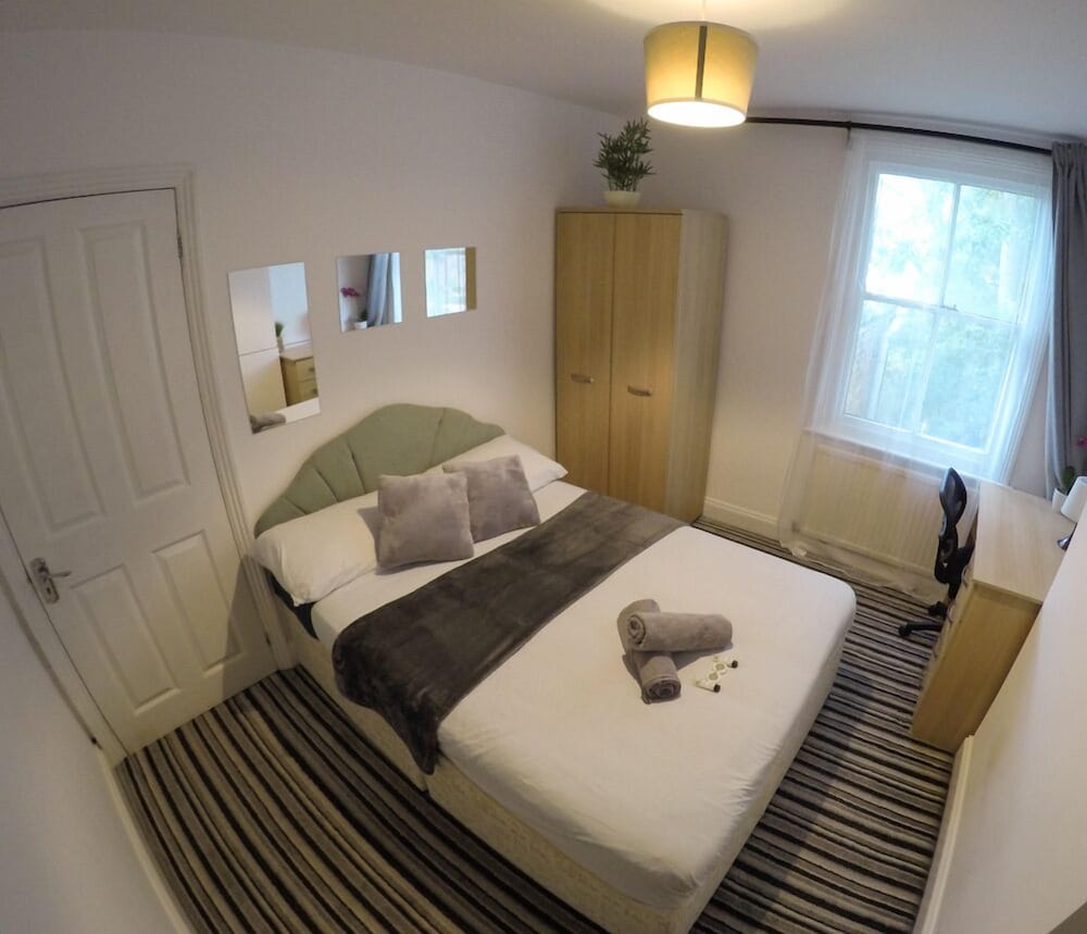 Фото Hollybush Row Rooms