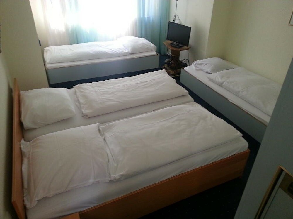 Фото Hotel Garni Frankfurt