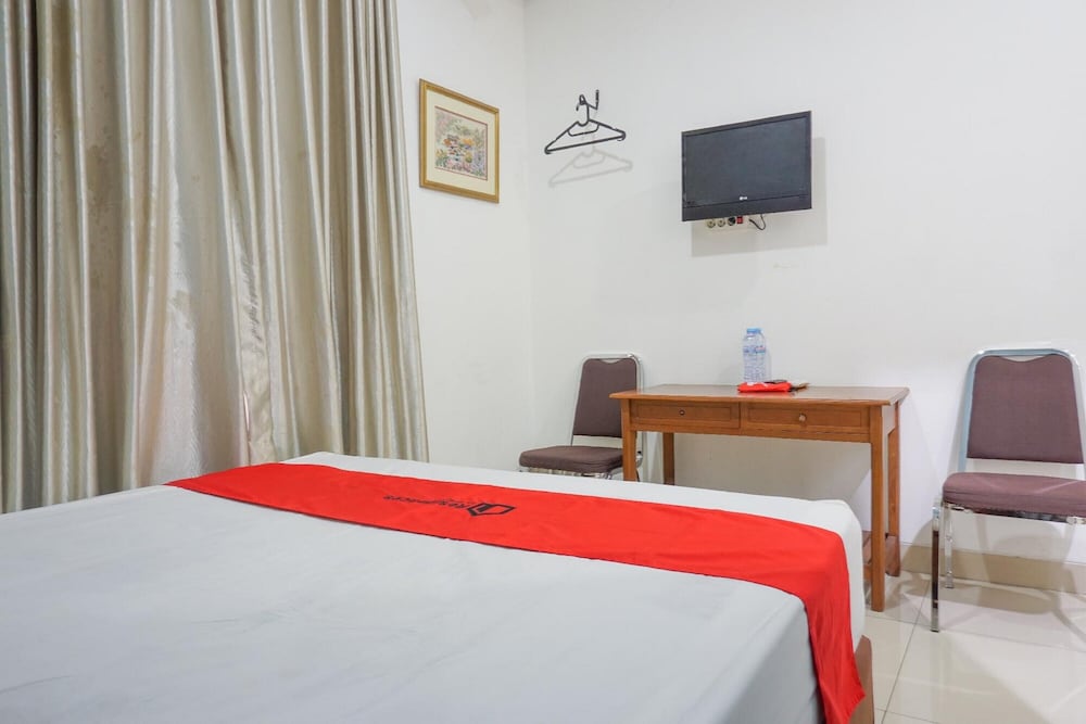 Фото Residences by RedDoorz Syariah @ Buah Batu