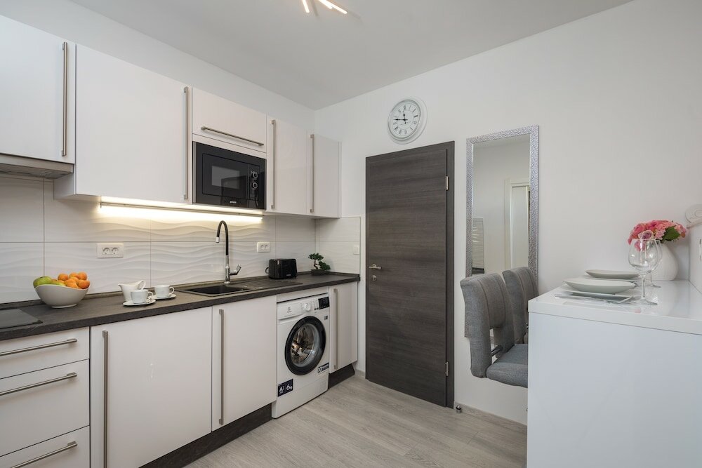 Фото Luxury Studios & Rooms Seven