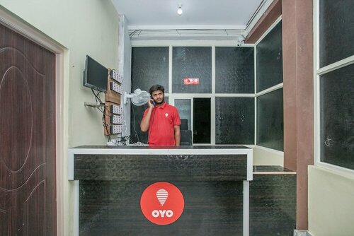 Oyo 12840 Sri Guru Residency