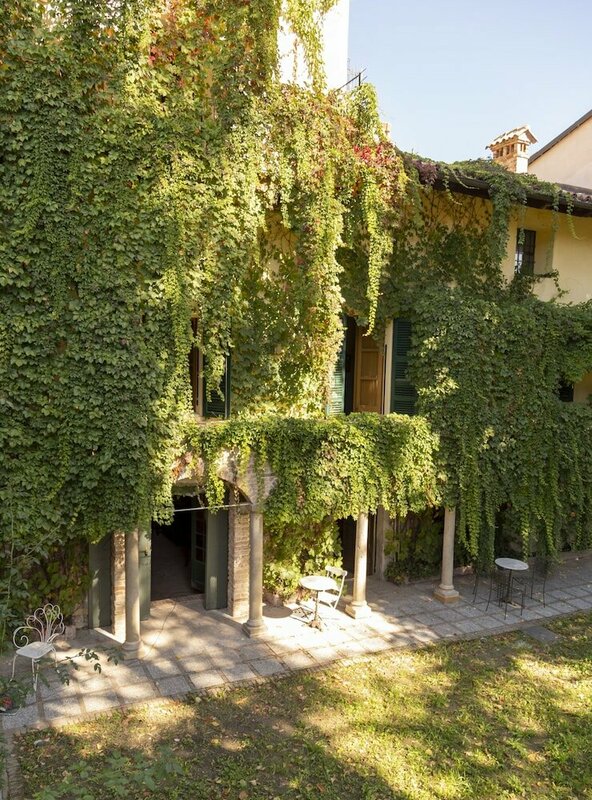 Гостиница Bed & Breakfast Palazzo Sismonda