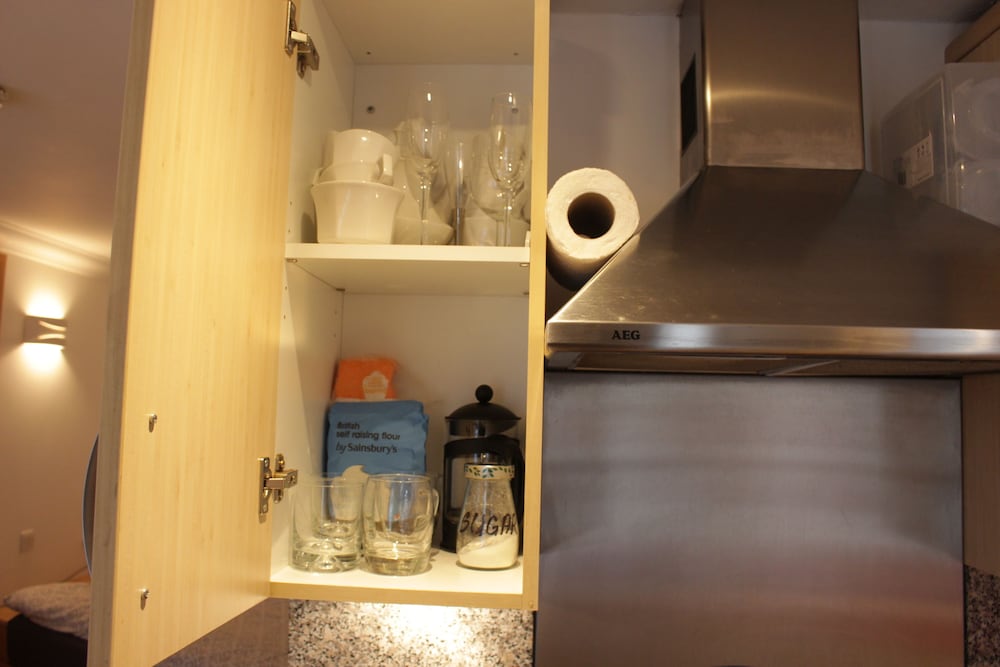 Фото Tower Hill Studio Appartment