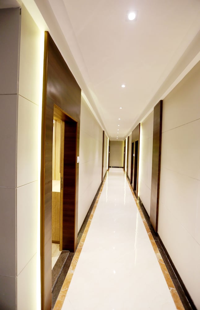 Фото Hotel Sa Residency
