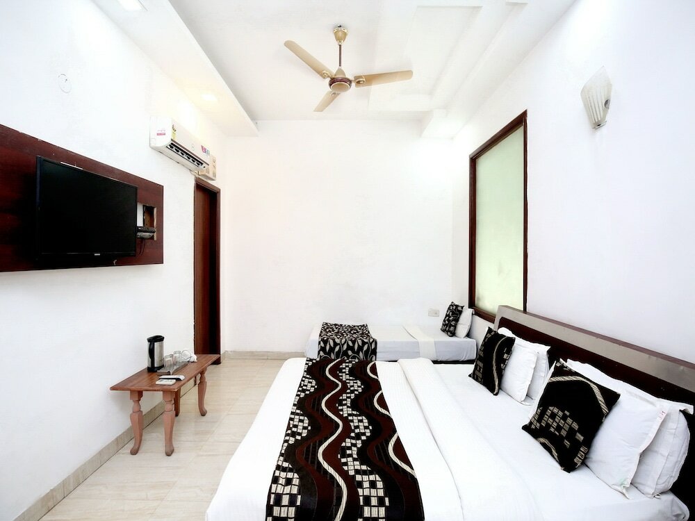 Фото Oyo 14515 Hotel Paras Regency