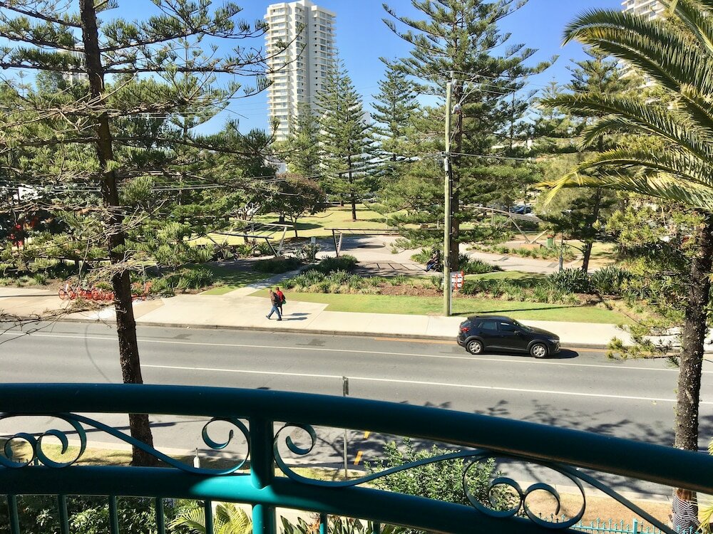 Фото Cha Private Apts Aruba Beach