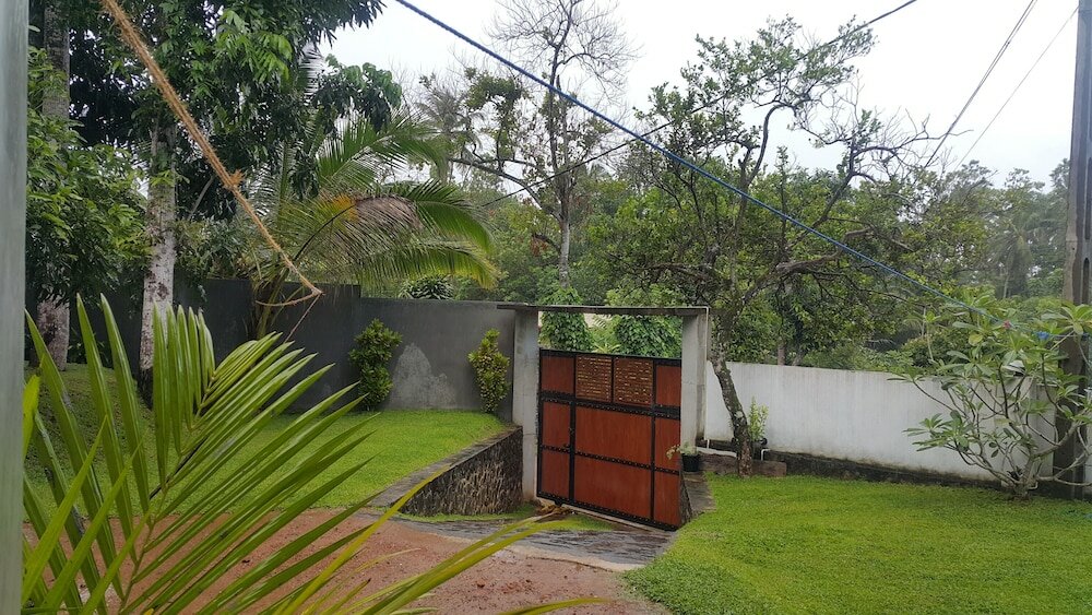 Фото Villa Blue Water Hikkaduwa