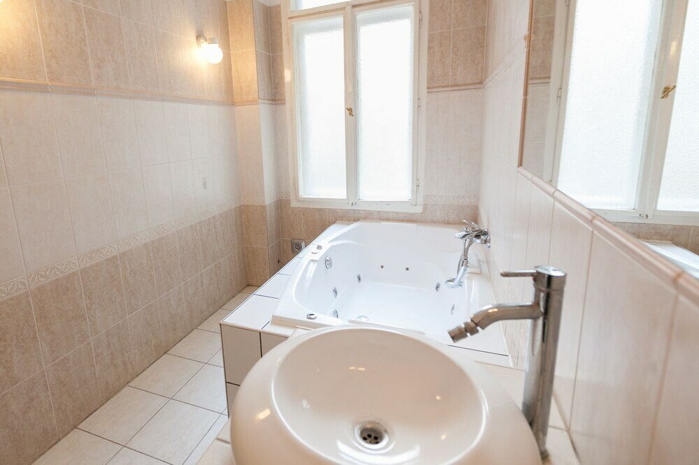 Фото Colorful Ernesto IV