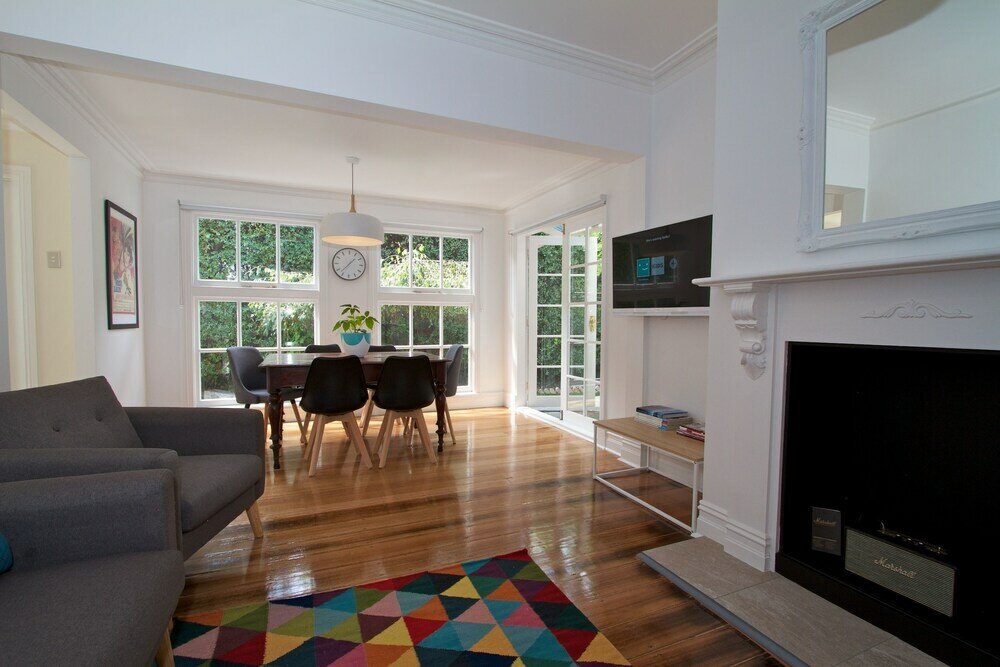 Фото Strahan House