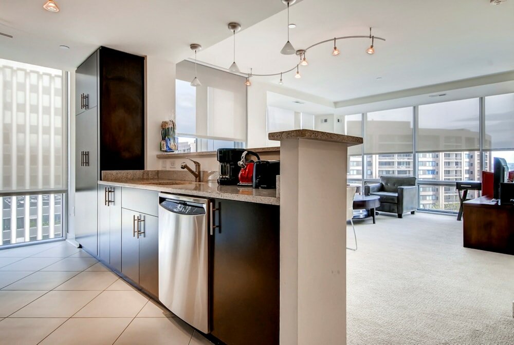 Фото Bluebird Suites near National Airport