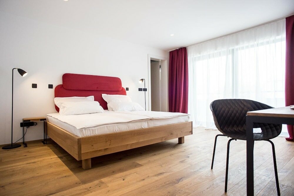 Фото Vault Hotel