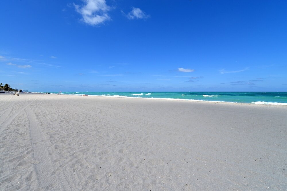 Фото Hollywood by the Sea Hotel