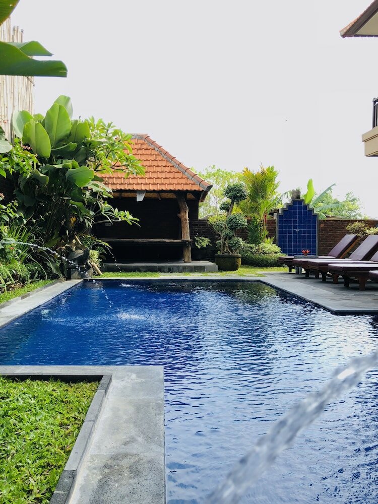 Фото Wiras Village