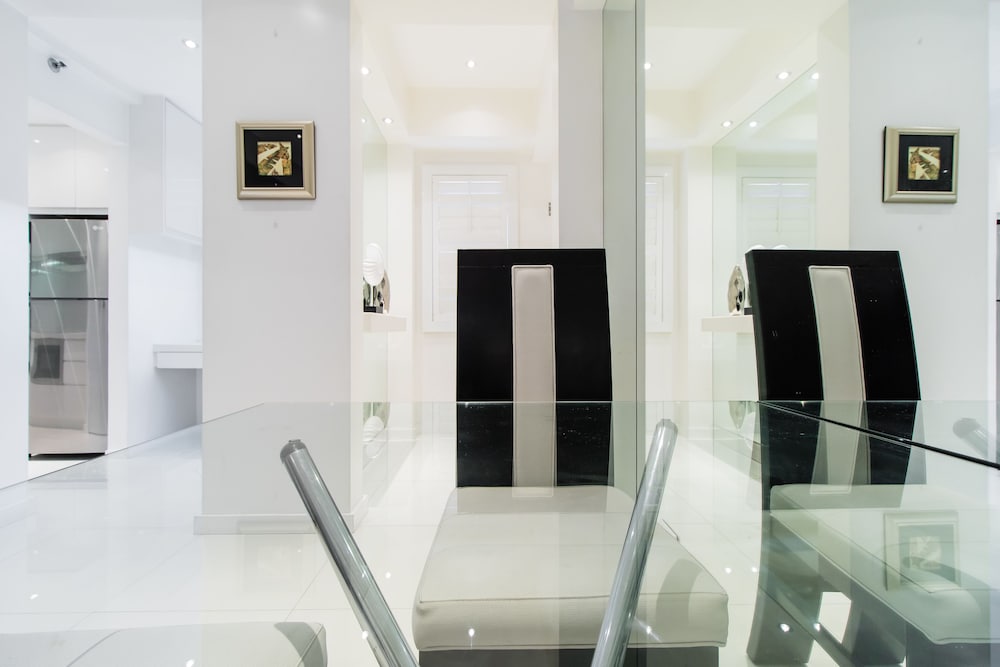 Фото Alcoves Greenbelt Park Place Makati