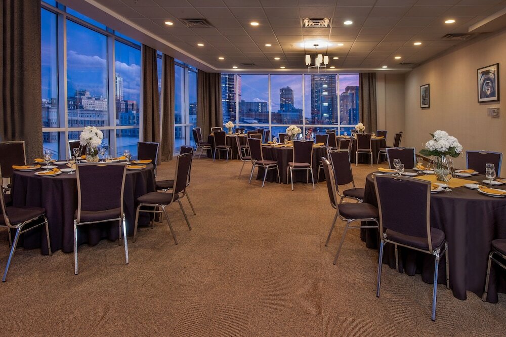 Фото Four Points by Sheraton Philadelphia City Center