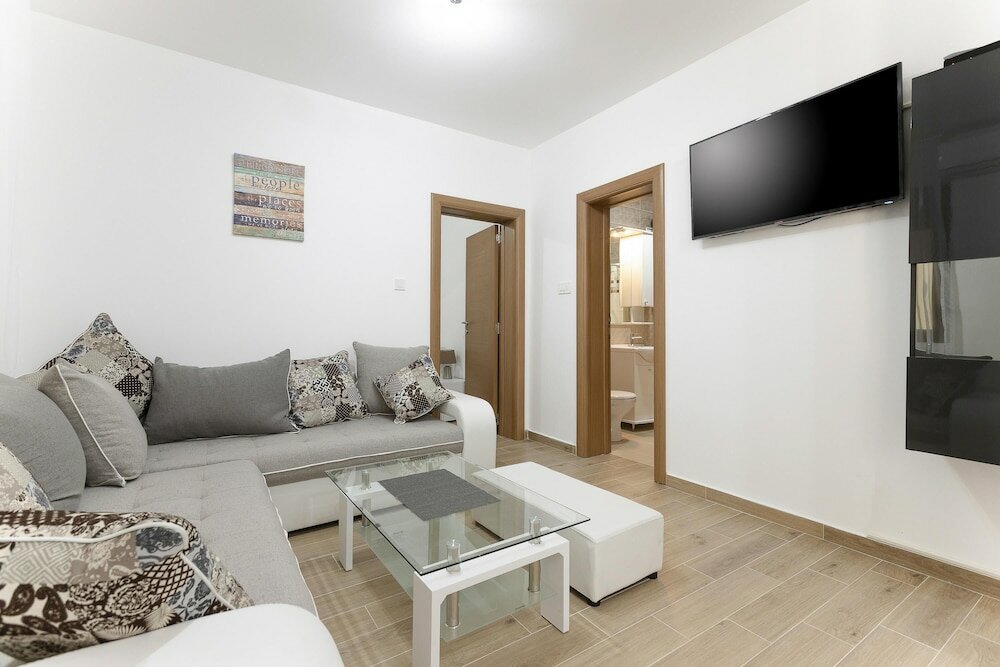 Фото Muo Sea Front Apartments Kotor