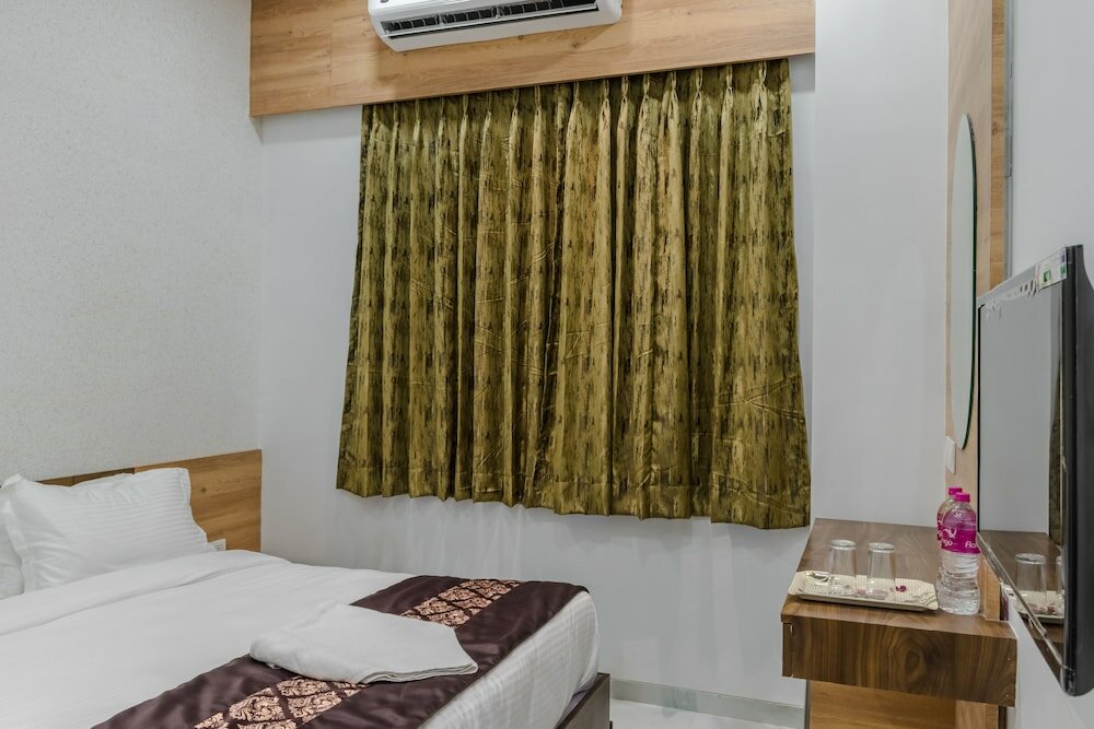 Фото Meridian hotel Banquets and Rooms