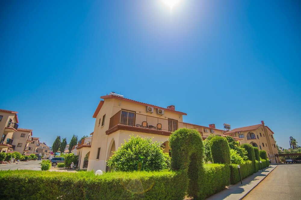 Фото Windmills Hotel Apartments