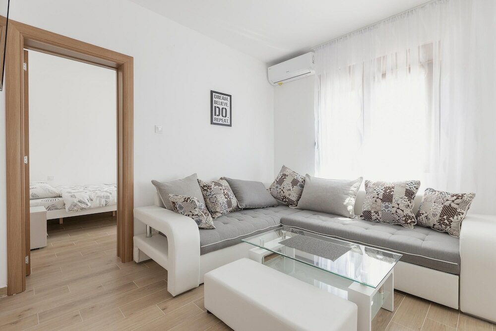 Фото Muo Sea Front Apartments Kotor