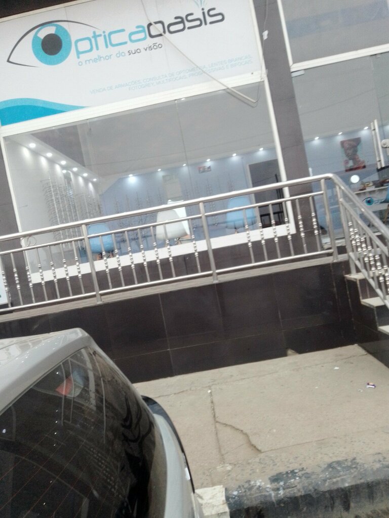 Private practice doctors Óptica Oasis, Loanda, photo