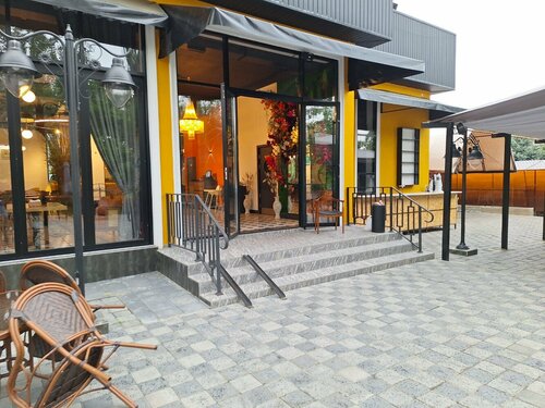 Ивано-Франковск жарнамаларындағы жезөкшелер