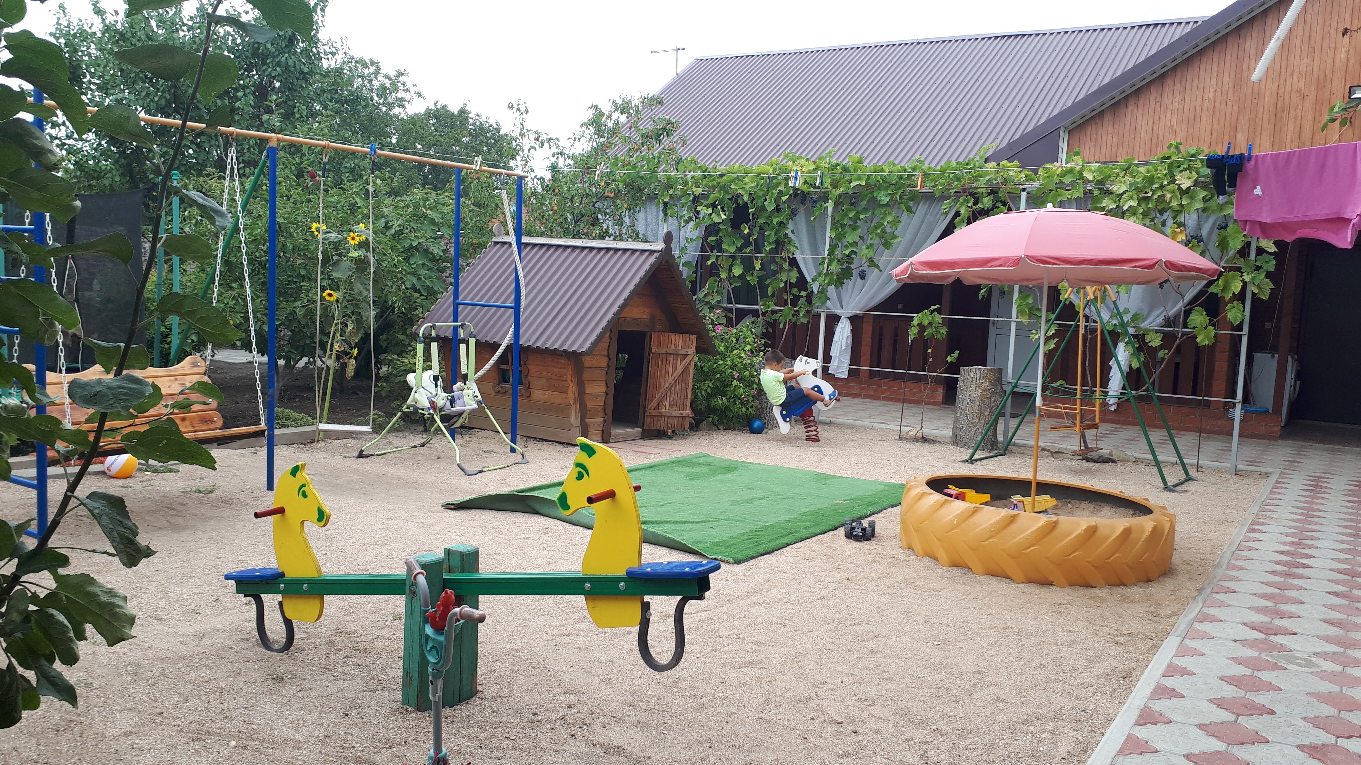 Фото отеля 2