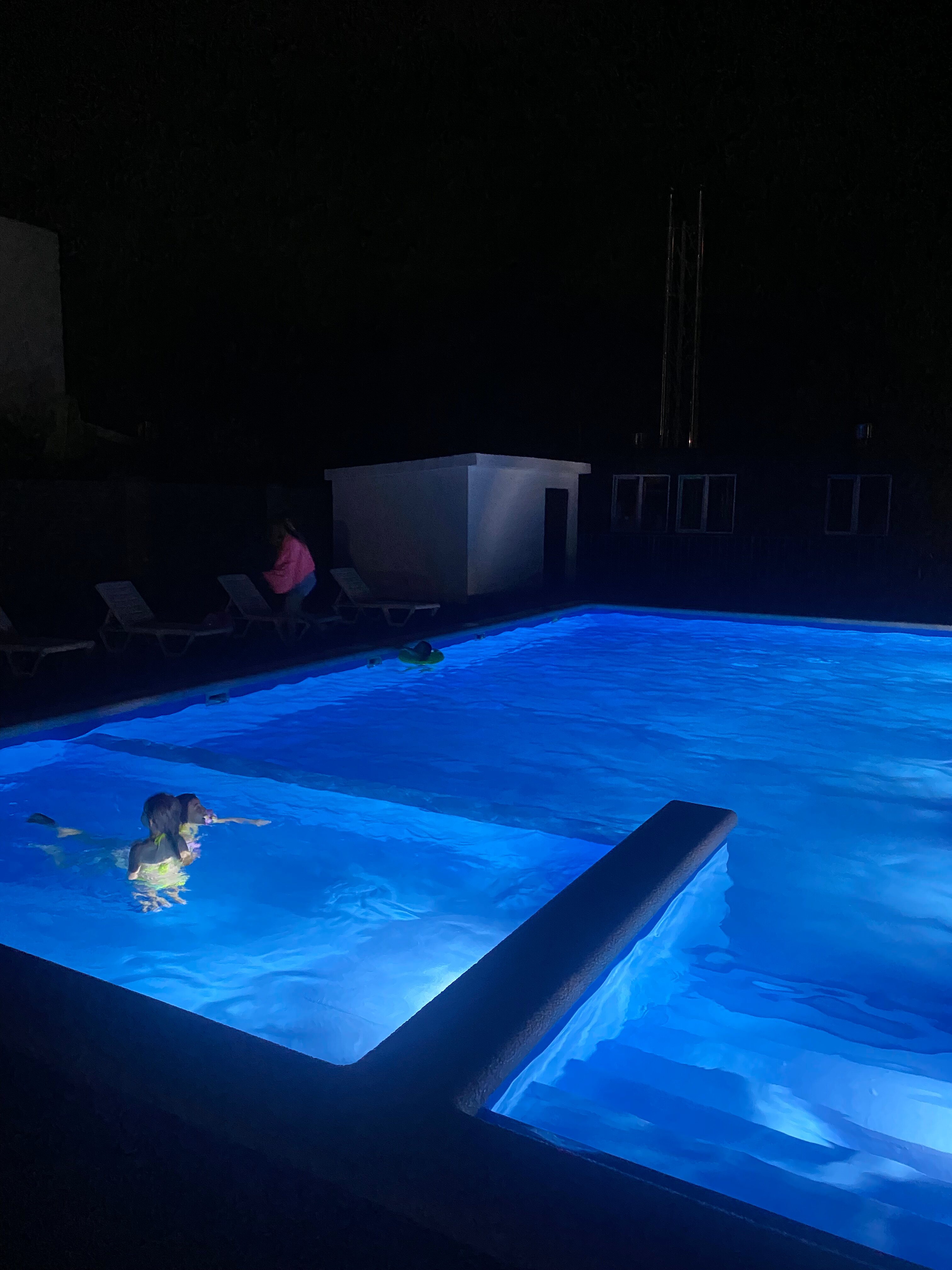 Фото Апартаменты с бассейном